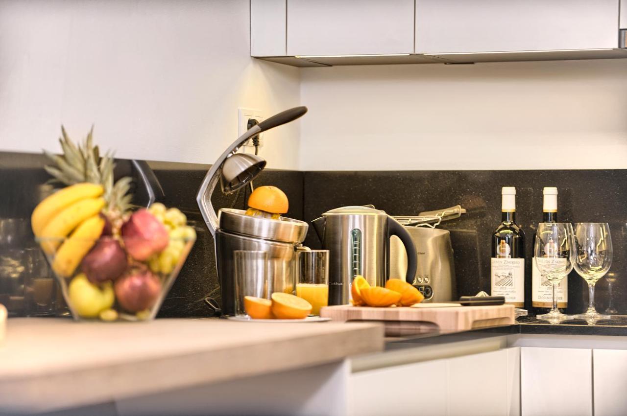 Exclusive 2 Bedroom Old Town - 2 Baths, Balcony And View - By Apartmán Prague