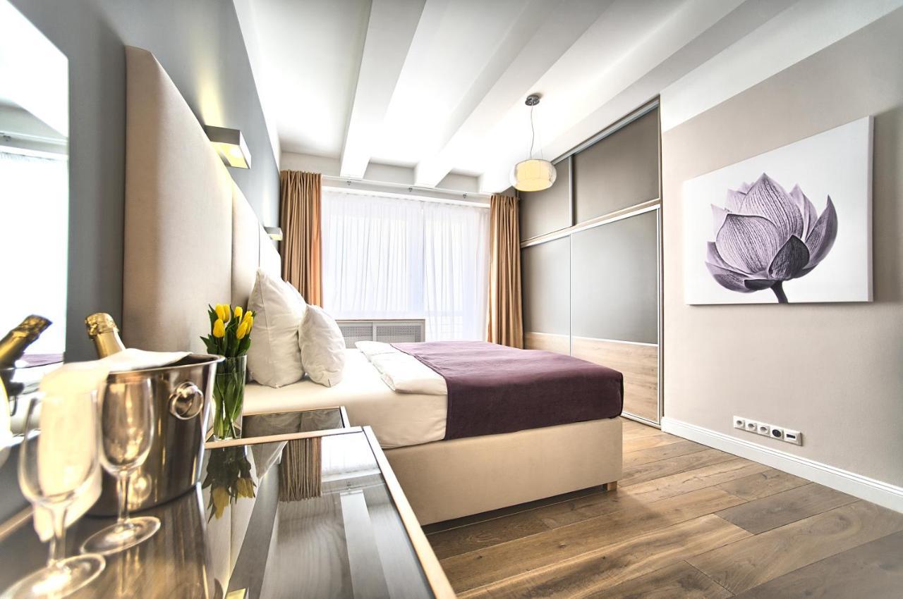 Exclusive 2 Bedroom Old Town - 2 Baths, Balcony And View - By Apartamento *