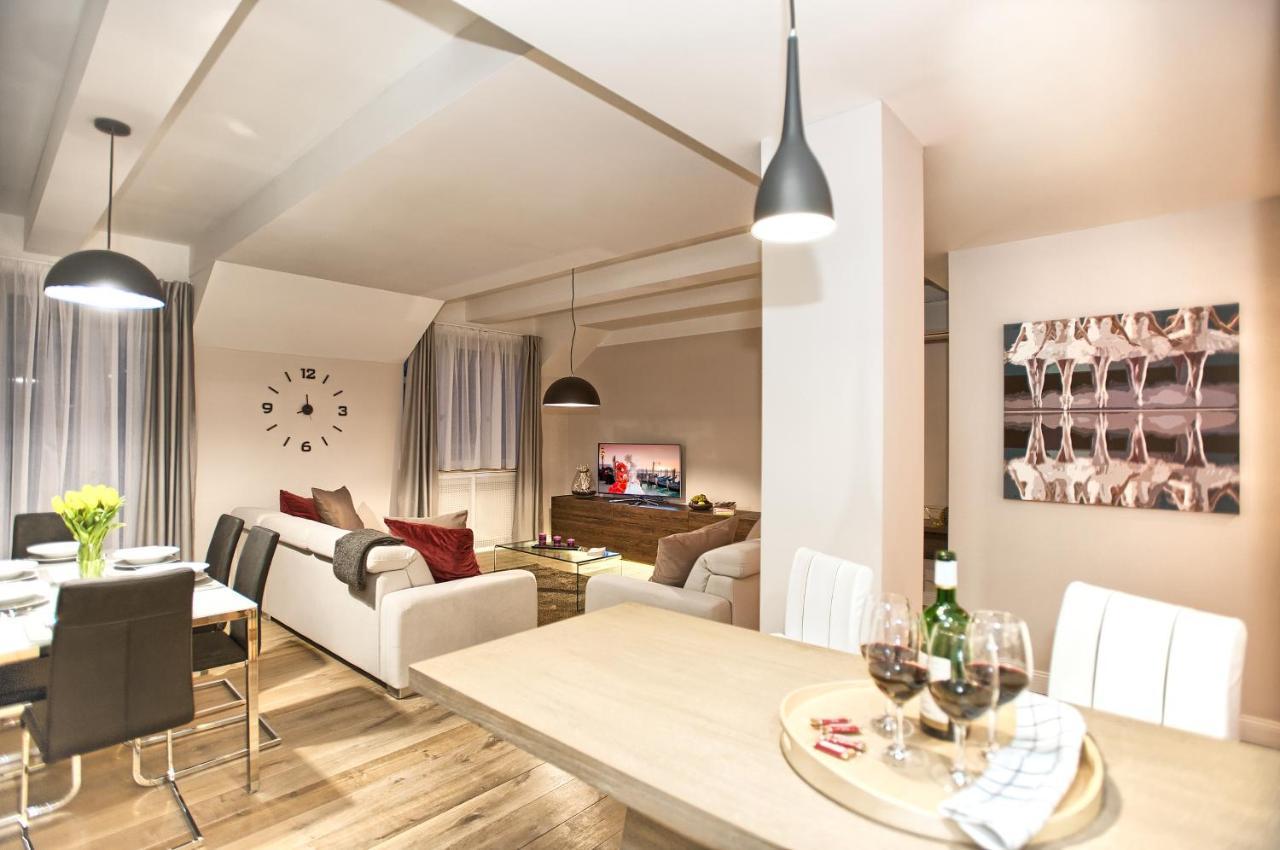 Exclusive 2 Bedroom Old Town - 2 Baths, Balcony And View - By Praga